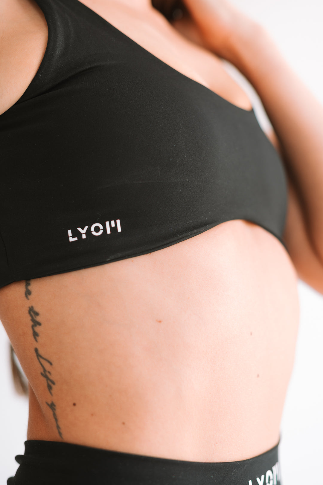 LYOM™ Curve Contour Top - Black